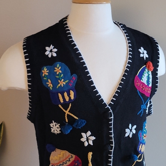 Christmas crochet Vest Size Large - Picture 10 of 13